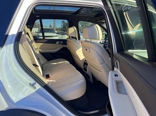 5UXCR6C5XKLL02067 2019 BMW X5 Белый Вид салона спереди