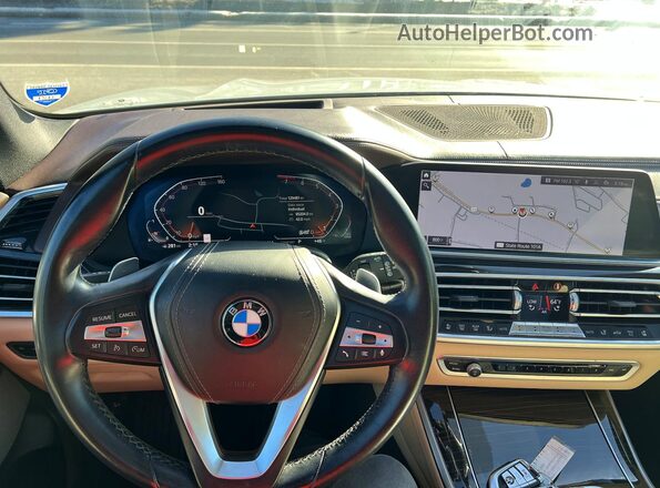5UXCR6C5XKLL02067 2019 BMW X5 Белый Вид панели приборов