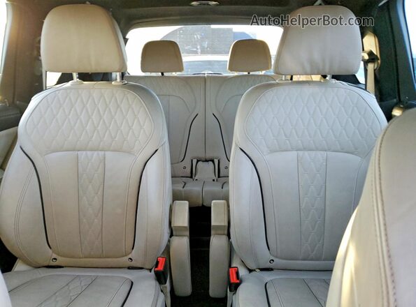 5UXCW2C01L9B41874 2020 BMW X7 Black Widok tylnych siedzeń