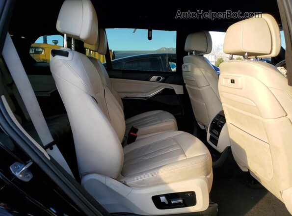 5UXCW2C01L9B41874 2020 BMW X7 Black Widok wnętrza z tyłu