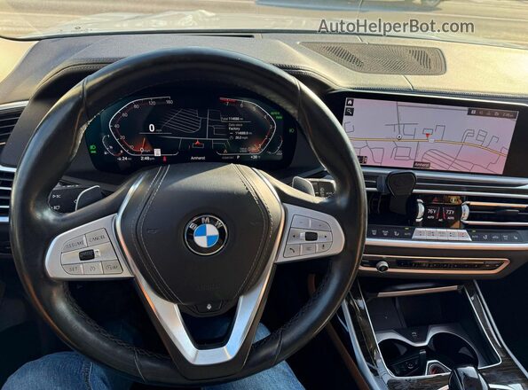 5UXCW2C01M9F03591 2021 BMW X7 White წინა სალონის ხედი
