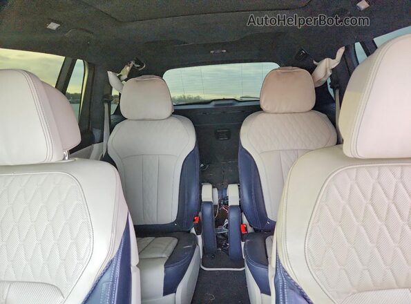 5UXCW2C0XL0E74708 2020 BMW X7 Красный Вид задних сидений