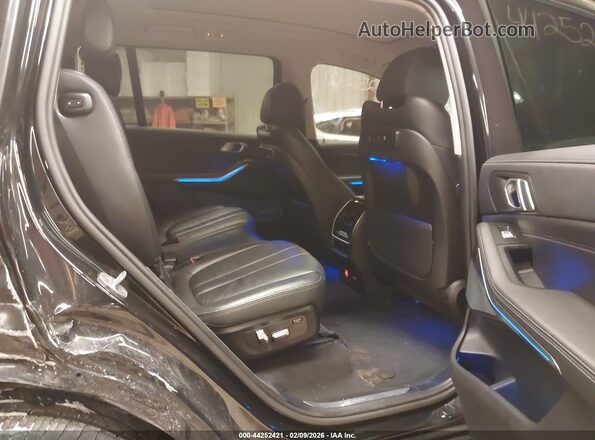 5UXCW2C0XM9F68049 2021 BMW X7 Black Widok naklejki z numerem VIN