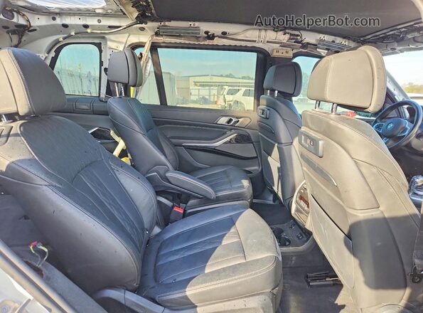 5UXCX6C06N9J77483 2022 BMW X7 Белый Вид задних сидений