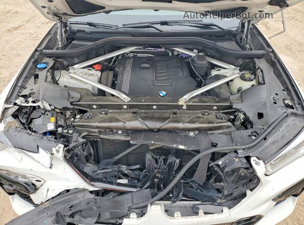 5UXCY6C01M9H49977 2021 BMW X6 White Widok komory silnika