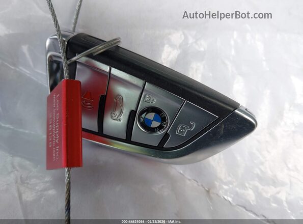 5UXCY6C06P9N62025 2023 BMW X6 White Вид панелі приладів