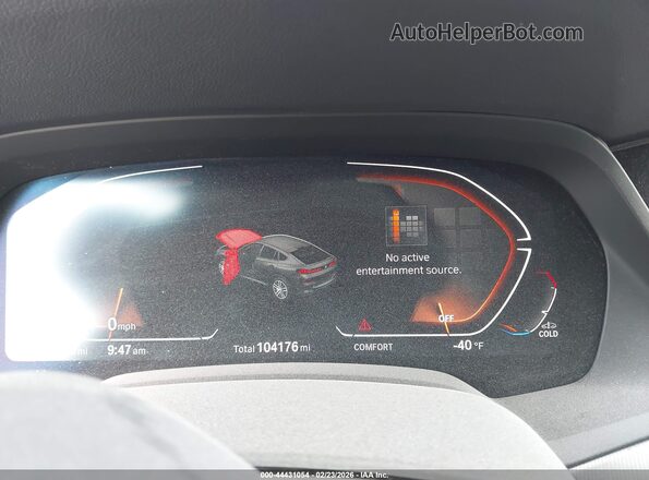 5UXCY6C06P9N62025 2023 BMW X6 White Вид задніх сидінь