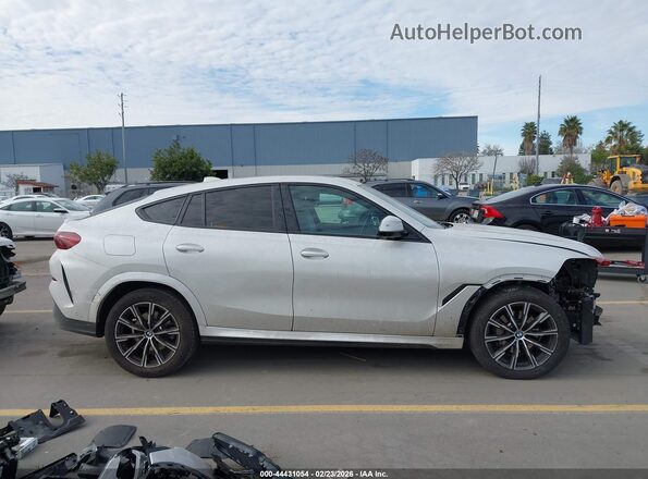5UXCY6C06P9N62025 2023 BMW X6 White Панорамний вид салону 360°