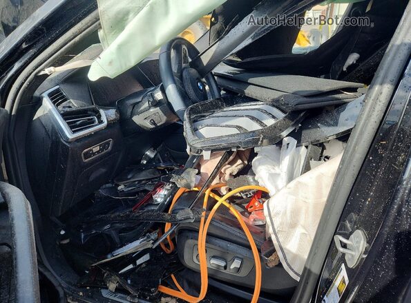 5UXCY6C09P9P95736 2023 BMW X6 Черный Вид салона спереди