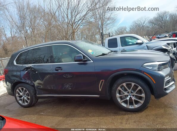 5UXJU2C58KLN64541 2019 BMW X5 Серый Панорамный вид салона 360°