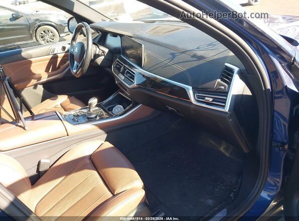 5UXJU2C5XKLN65917 2019 BMW X5 Синий Вид салона спереди