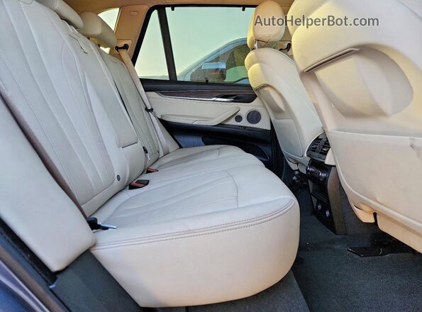 5UXKT0C58G0S76152 2016 BMW X5 Gray Widok tylnych siedzeń