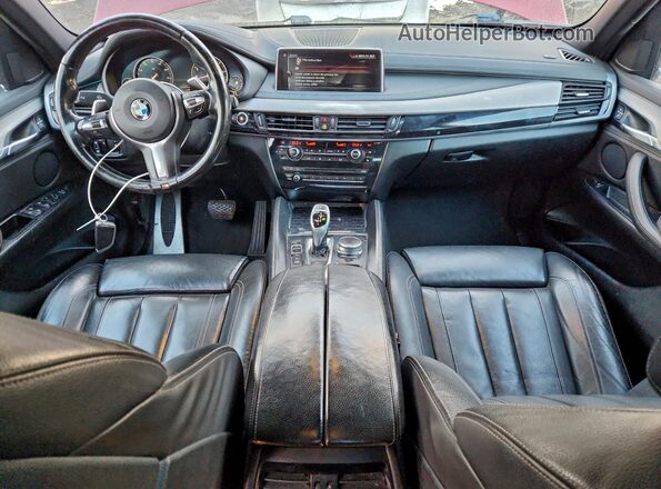 5UXKU2C33H0U29027 2017 BMW X6 Красный Вид панели приборов