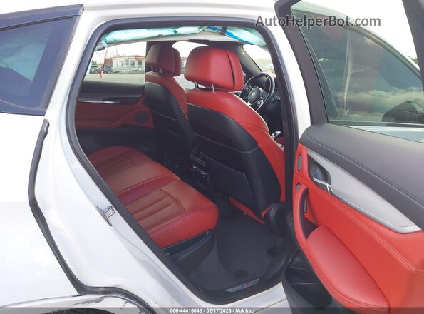 5UXKU2C53J0Z61711 2018 BMW X6 Белый Вид наклейки с VIN-кодом