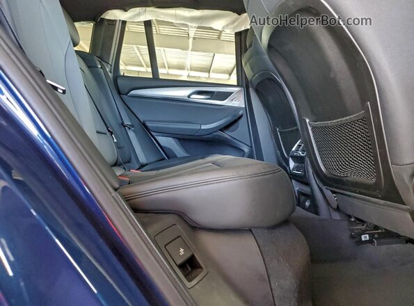 5UXTR7C58KLF29234 2019 BMW X3 Blue Widok wnętrza z tyłu