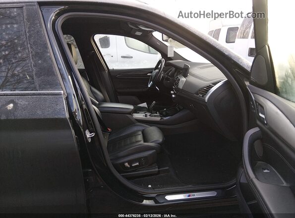 5UXTR9C52JLD64257 2018 BMW X3 Черный Вид салона спереди