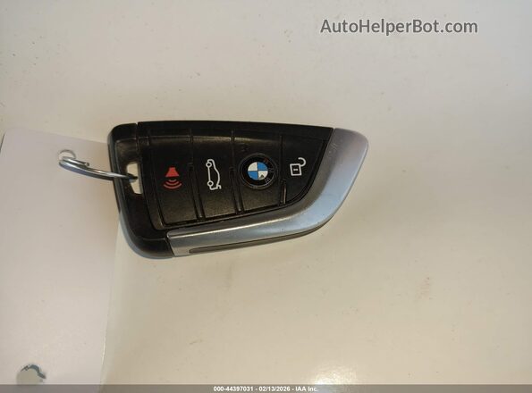 5UXTR9C56JLC76795 2018 BMW X3 Бордовый Вид панели приборов
