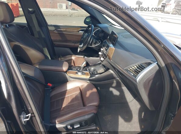 5UXTR9C57JLC78796 2018 BMW X3 Серый Вид салона спереди