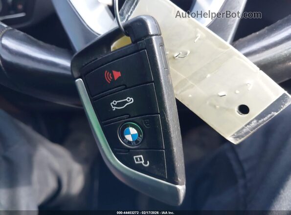 5UXTR9C57JLC78796 2018 BMW X3 Серый Вид панели приборов
