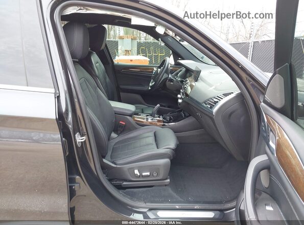 5UXTS1C05L9C73560 2020 BMW X3 Черный Вид салона спереди