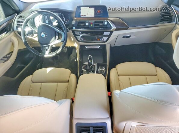 5UXTY3C07M9F12540 2021 BMW X3 White Առջևի վահանակի տեսք
