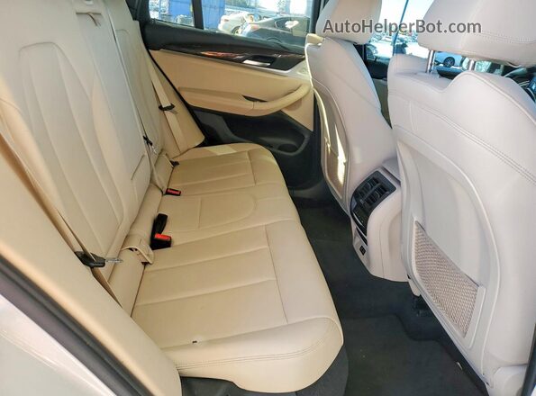 5UXTY3C07M9F12540 2021 BMW X3 White Հետևի նստատեղերի տեսք
