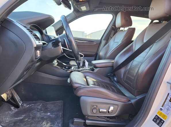 5UXTY5C00L9C44618 2020 BMW X3 Белый Вид салона спереди