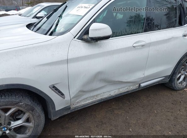 5UXTY5C00M9E27762 2021 BMW X3 Белый Вид спереди