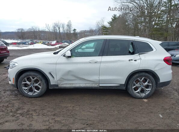 5UXTY5C00M9E27762 2021 BMW X3 Белый Панорамный вид салона 360°