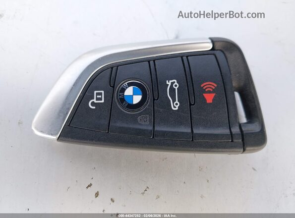 5UXUJ3C59KLG54375 2019 BMW X4 Белый Вид панели приборов