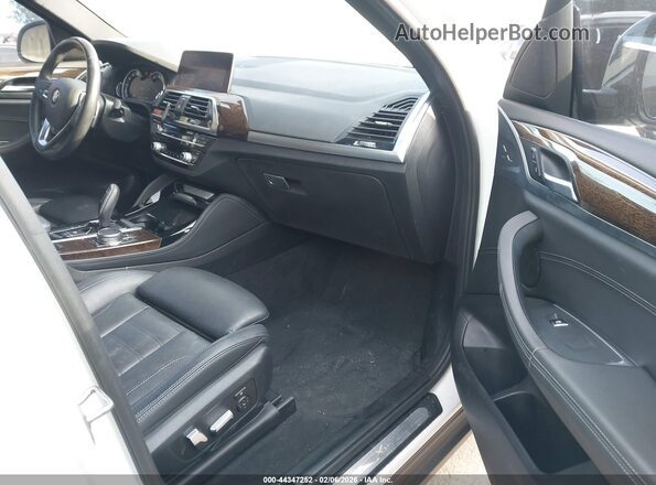 5UXUJ3C59KLG54375 2019 BMW X4 Белый Вид салона спереди