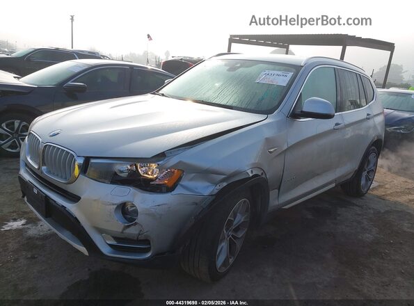 5UXWX9C32H0W78159 2017 BMW X3 Серебряный Вид спереди