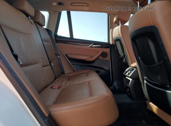 5UXWX9C34H0W67910 2017 BMW X3 Белый Вид задней части салона