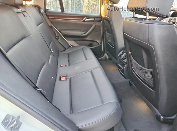 5UXWX9C51G0D83279 2016 BMW X3 Белый Вид задней части салона