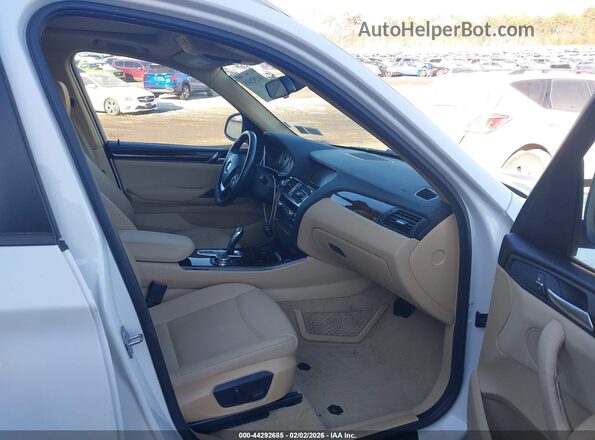 5UXWX9C52G0D81959 2016 BMW X3 White Vista interior delantera