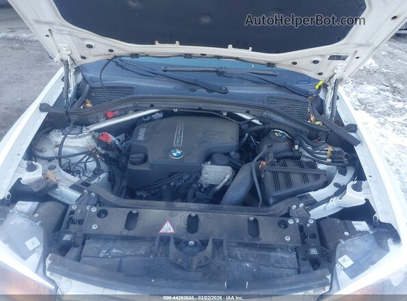 5UXWX9C52G0D81959 2016 BMW X3 White Vista trasera
