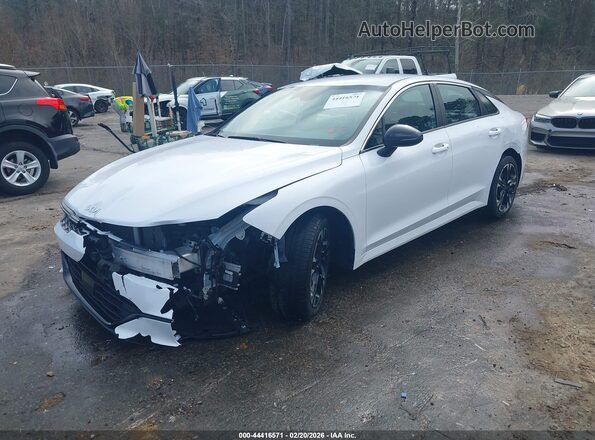 5XXG64J24RG245822 2024 KIA K5 Белый Передняя левая четверть