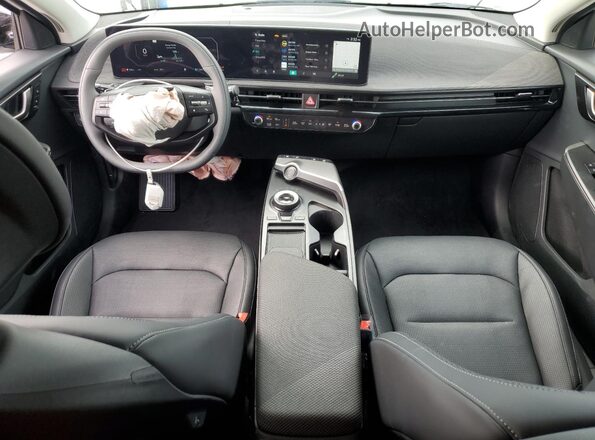 5XYC34JA5SG005145 2025 KIA EV6 White Widok deski rozdzielczej