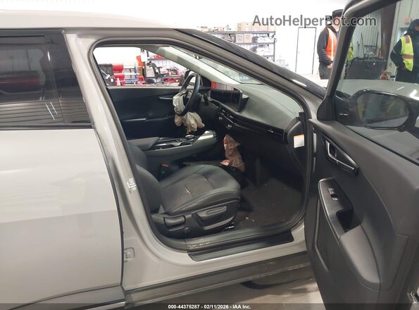 5XYC3DJC8SG010616 2025 KIA EV6 Серый Вид салона спереди