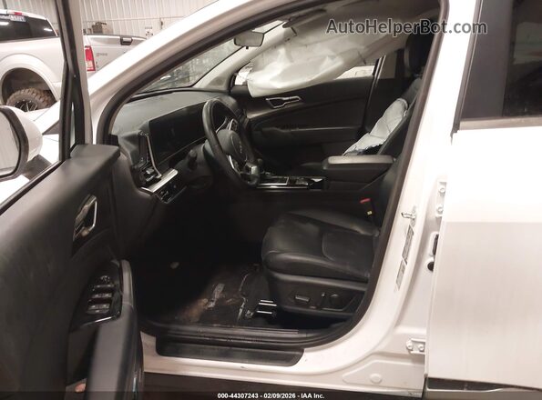 5XYK33DF5RG193477 2024 KIA SPORTAGE Белый Вид салона спереди