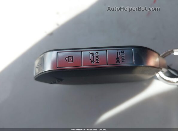 5XYK33DF5TG350271 2026 KIA SPORTAGE Silver Vista del salpicadero