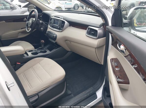 5XYPG4A39GG014218 2016 KIA SORENTO White Vista interior delantera