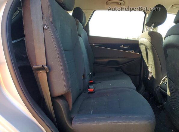 5XYPGDA5XKG487586 2019 KIA SORENTO Silver Widok wnętrza z tyłu