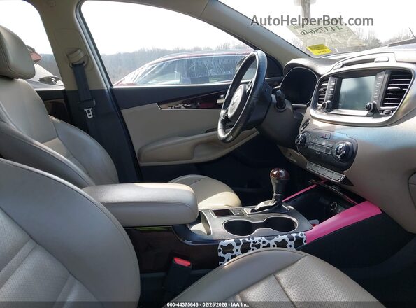 5XYPH4A51HG314657 2017 KIA SORENTO Белый Вид салона спереди