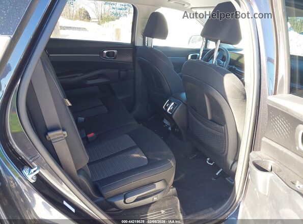 5XYRG4JC9SG369813 2025 KIA SORENTO Черный Вид наклейки с VIN-кодом