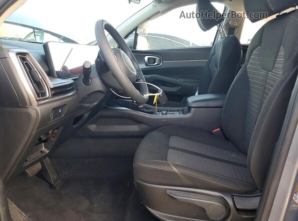5XYRG4JCXSG389682 2025 KIA SORENTO Gray Widok wnętrza z przodu