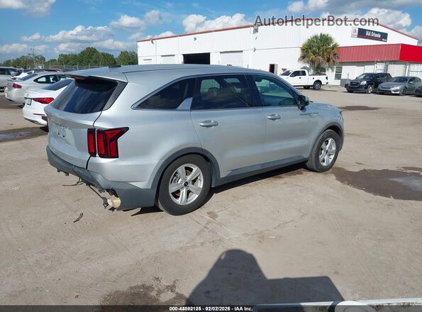 5XYRG4LC1NG113683 2022 KIA SORENTO Silver Trasero derecho