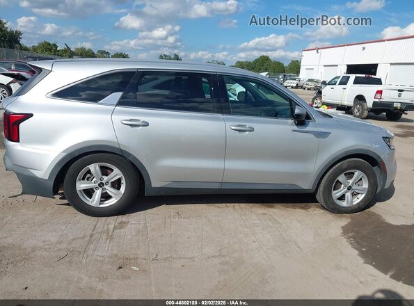 5XYRG4LC1NG113683 2022 KIA SORENTO Silver Vista interior trasera