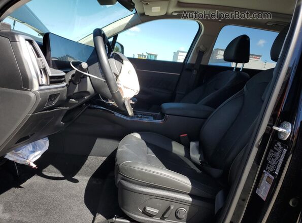 5XYRK4JF9RG281718 2024 KIA SORENTO Черный Вид салона спереди