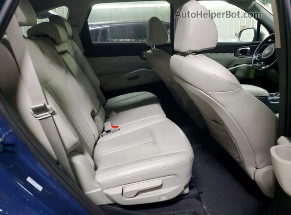 5XYRLDJC3RG287548 2024 KIA SORENTO Blue Vista interior trasera